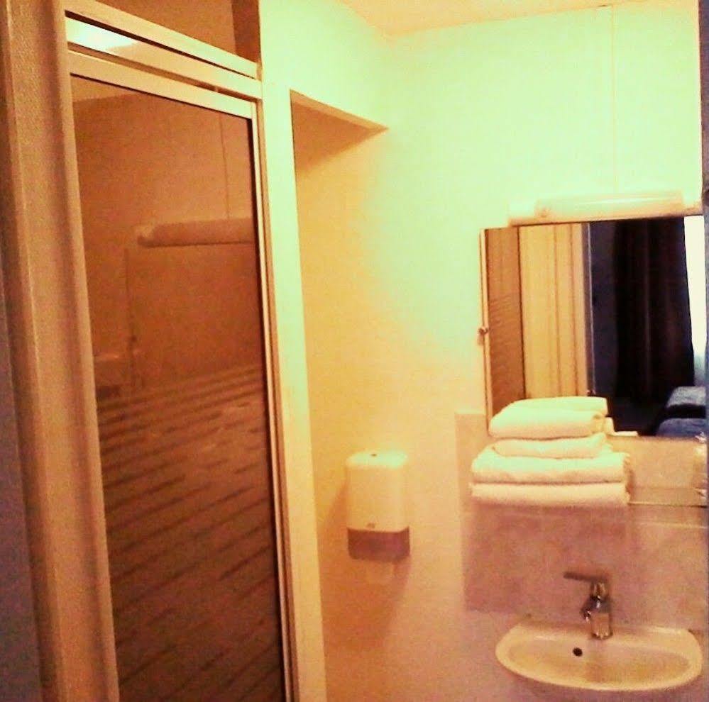 Hotel De La Paix Caen Dış mekan fotoğraf