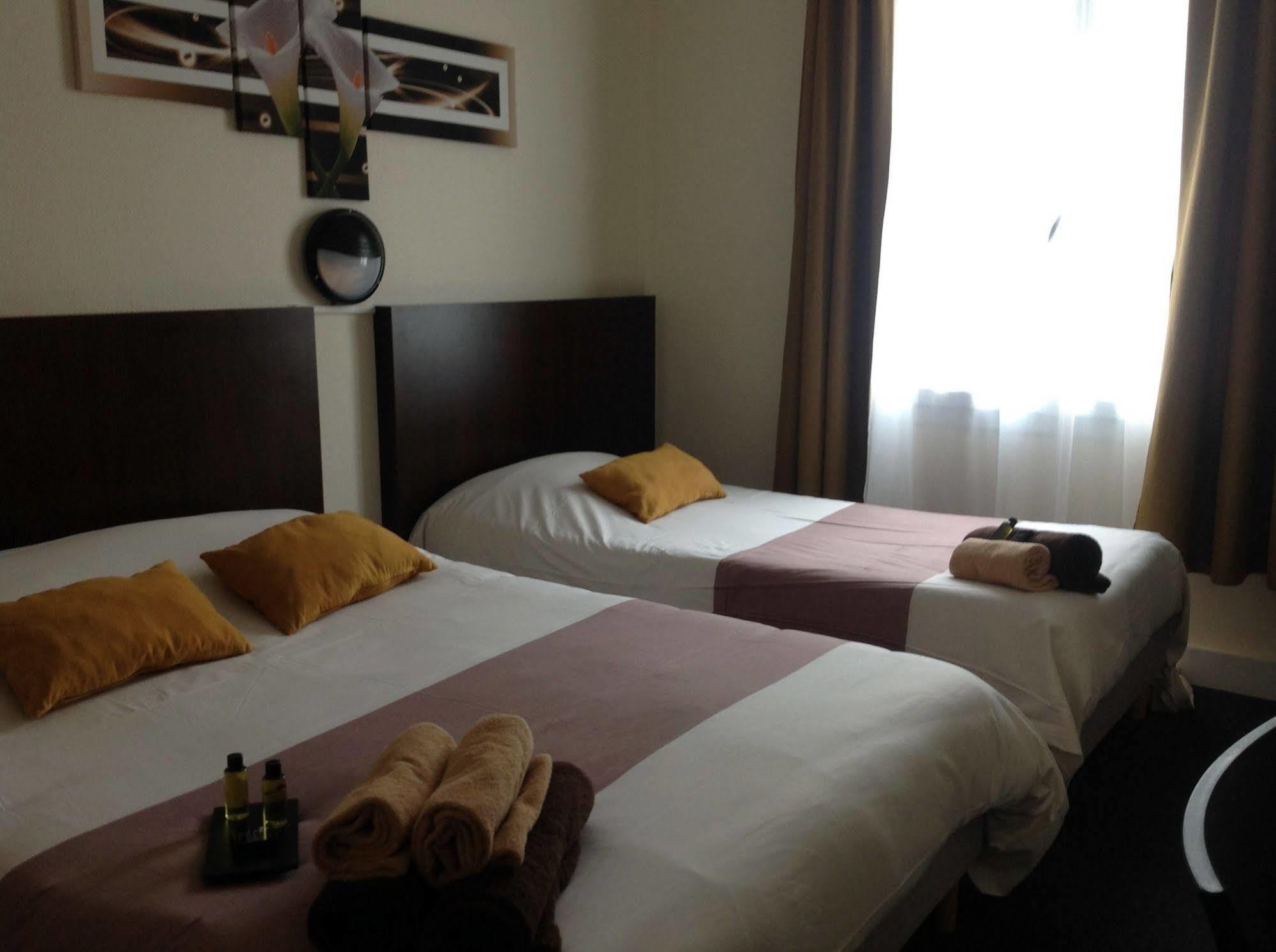 Hotel De La Paix Caen Dış mekan fotoğraf