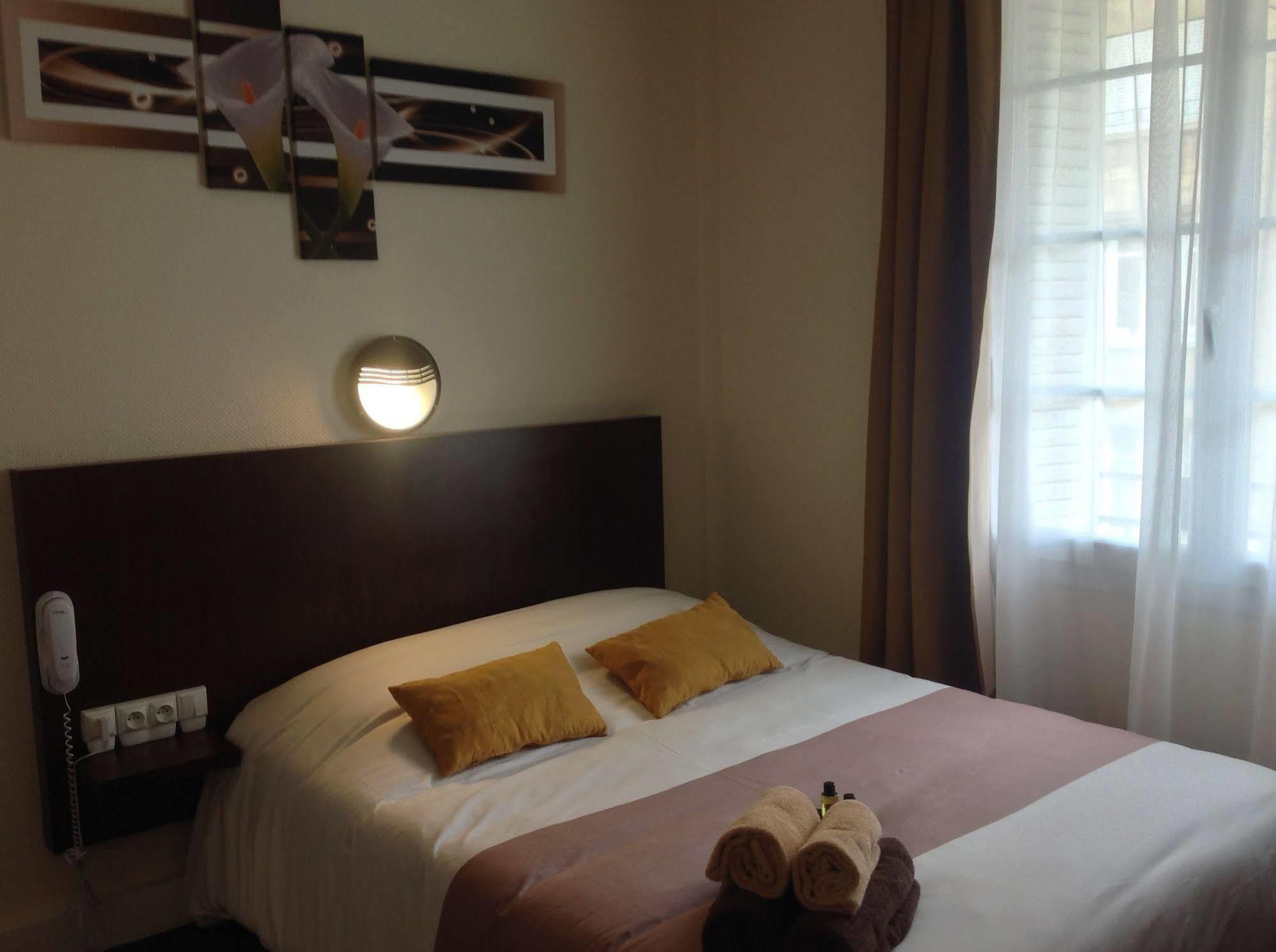 Hotel De La Paix Caen Dış mekan fotoğraf