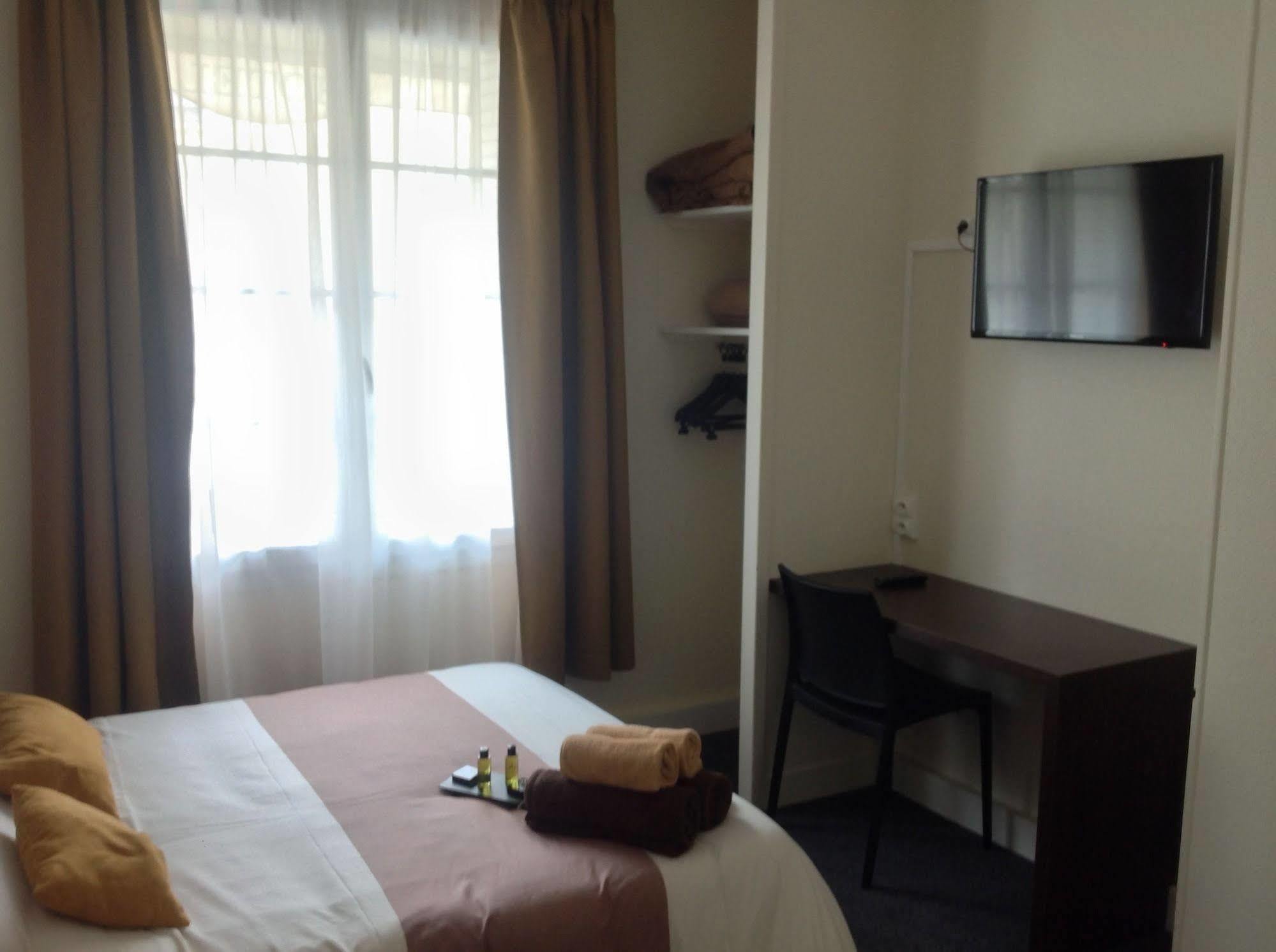 Hotel De La Paix Caen Dış mekan fotoğraf
